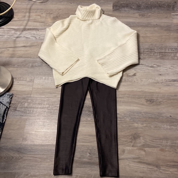 Koral Lustrous Leggings - Picture 11 of 11